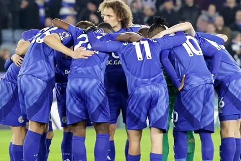 الدوري الإنجليزي.. تعديلات على الجهاز الفني في ليستر سيتي بعد رباعية برينتفورد